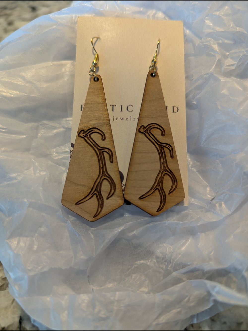 BRAND NEW ARTISAN Wooden Antler Engraved Dangle Earrings - Natural Brown